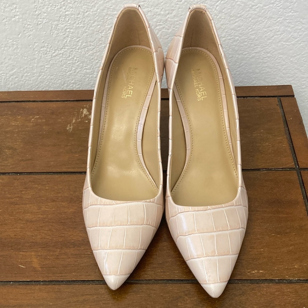 Michael Kors Beige Croc-Embossed Heels
